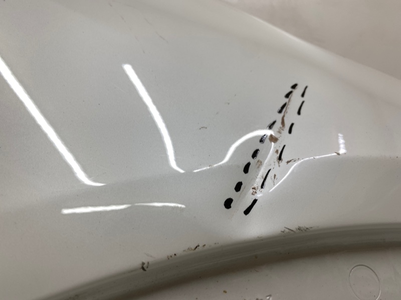 Крыло переднее правое