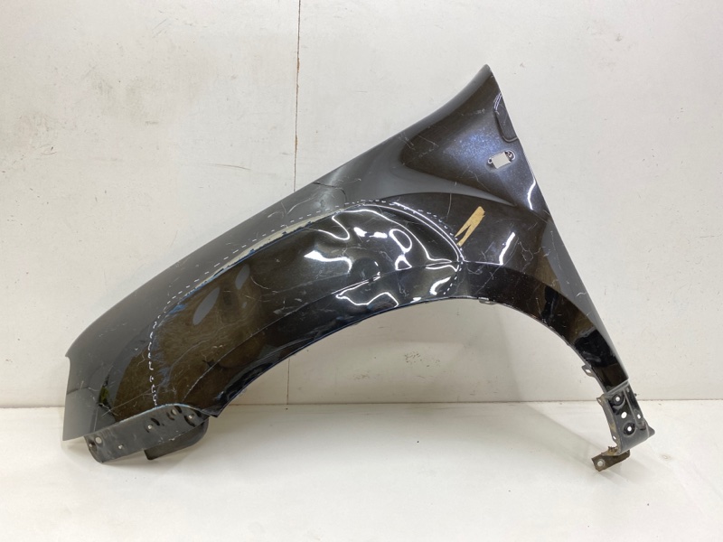 Крыло переднее левое