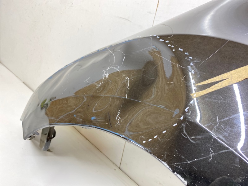 Крыло переднее левое