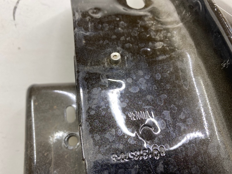 Крыло переднее левое