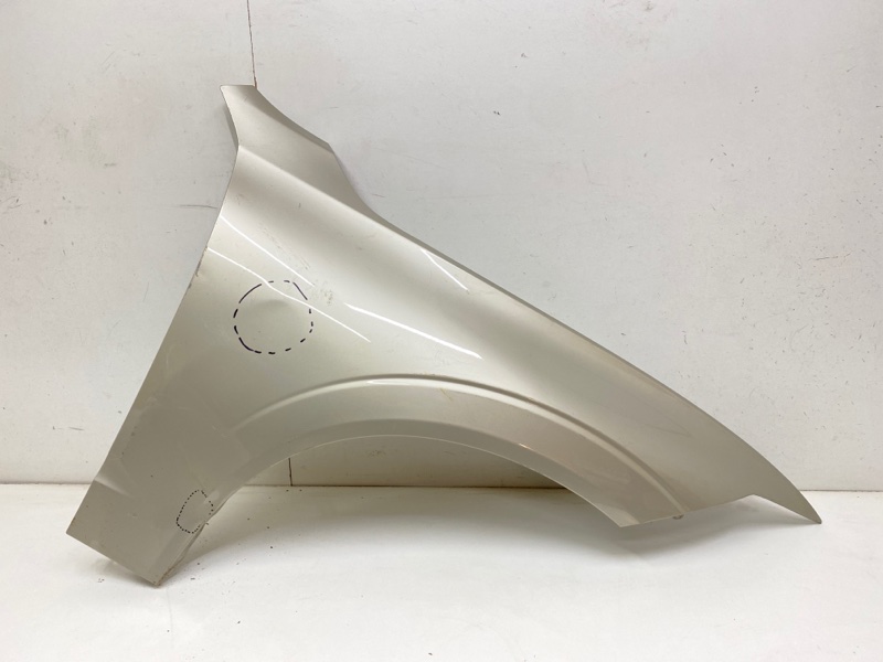 Крыло переднее правое