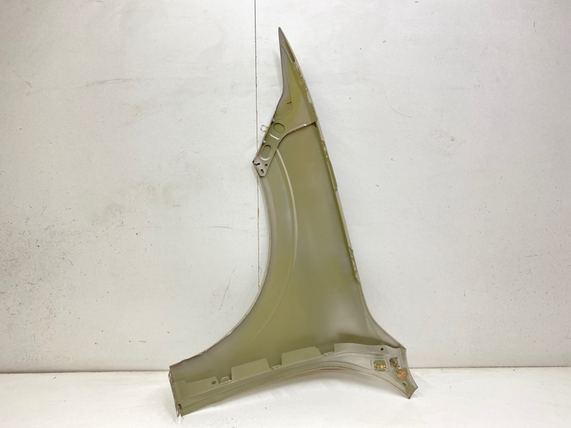 Крыло переднее правое