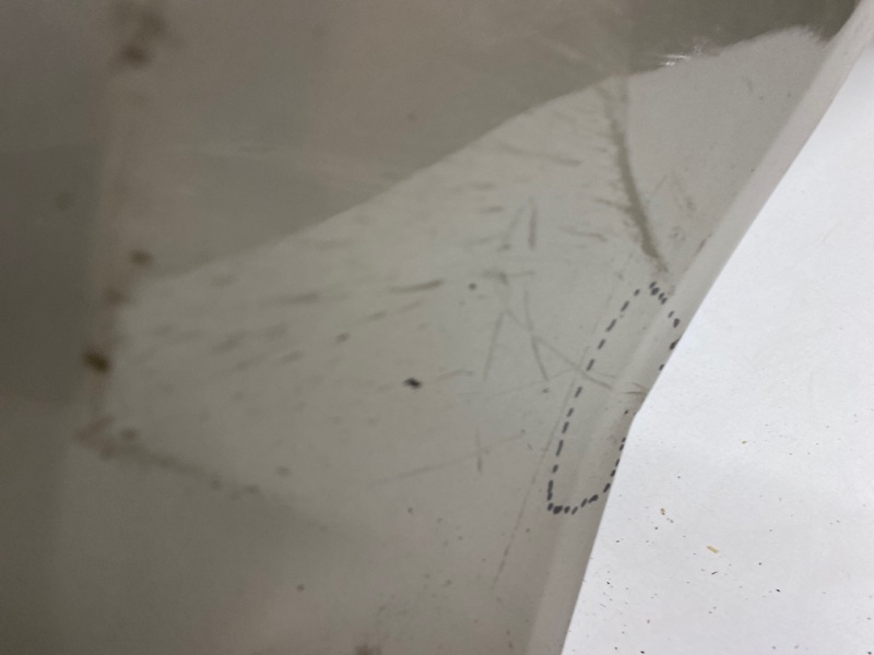 Крыло переднее правое