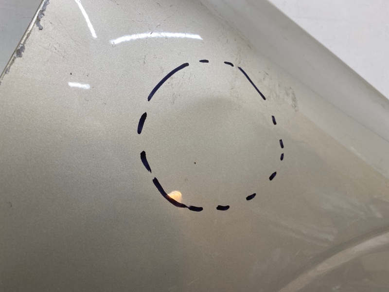 Крыло переднее правое