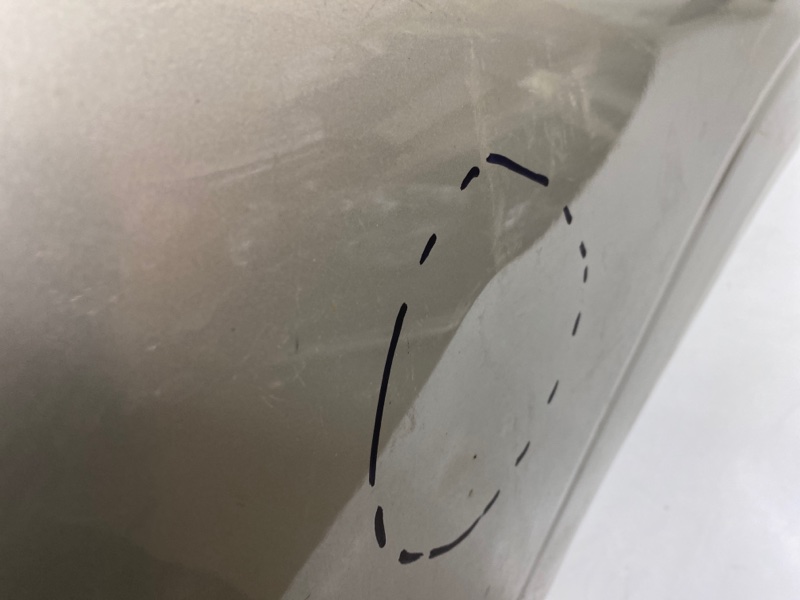 Крыло переднее правое