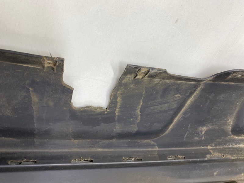 Бампер задний