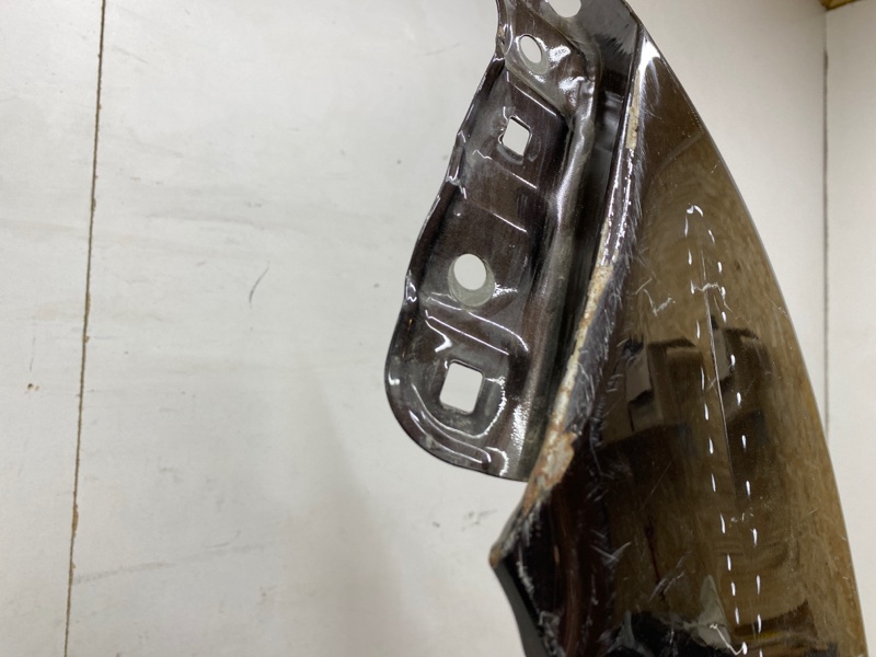 Крыло переднее левое