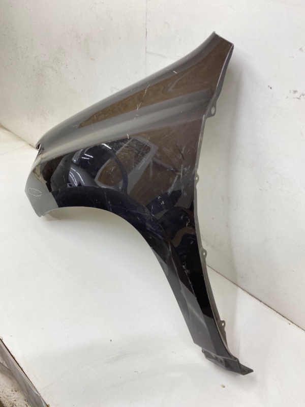 Крыло переднее левое