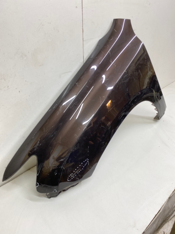 Крыло переднее левое