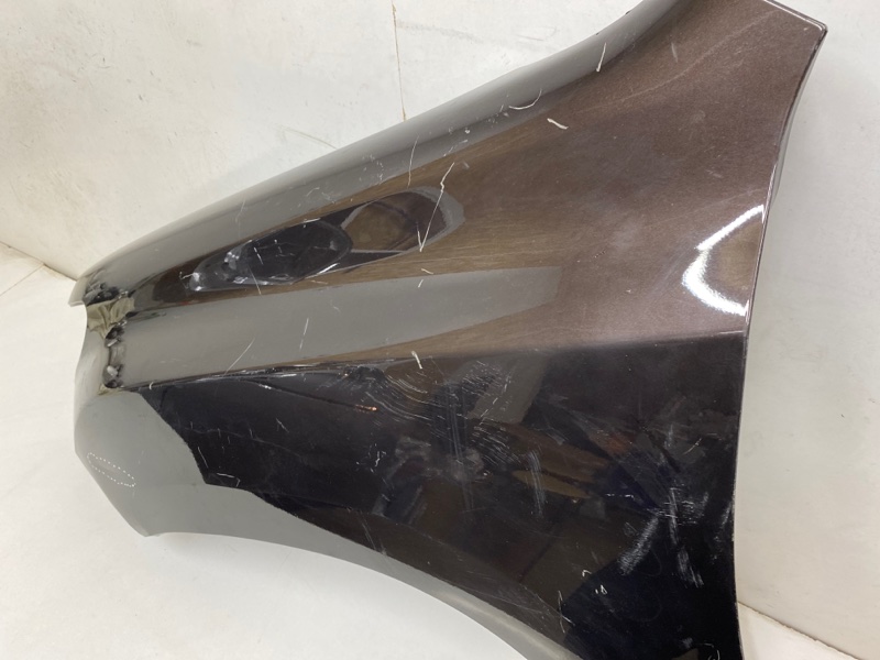 Крыло переднее левое