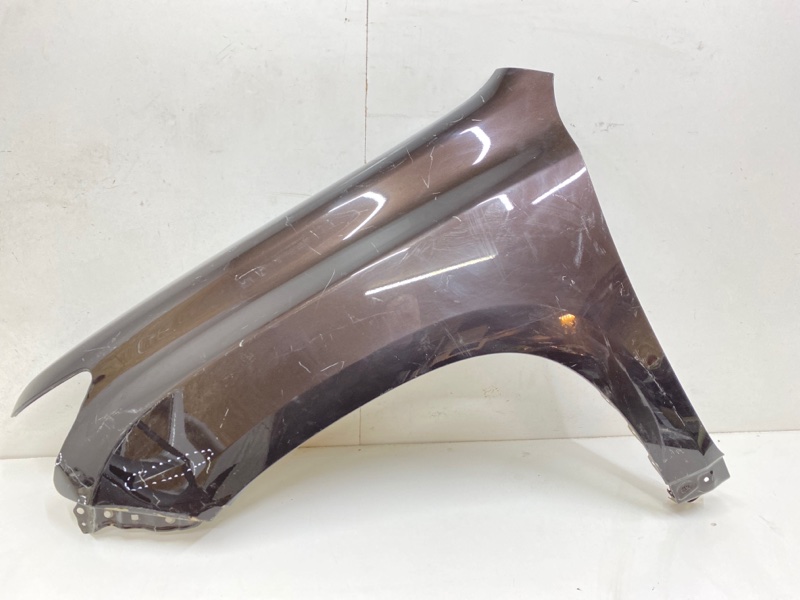 Крыло переднее левое