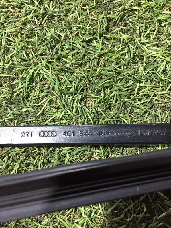 Поводок стеклоочистителя передний правый