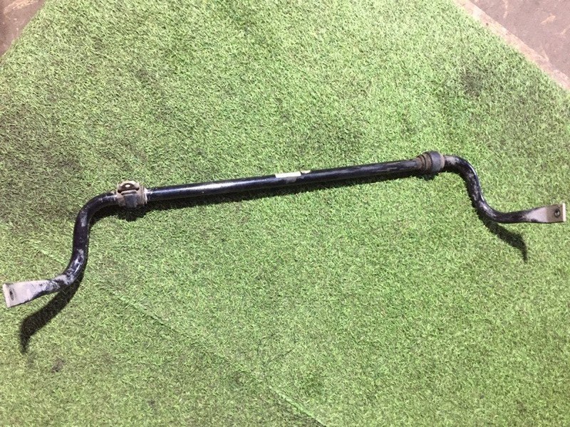 Стабилизатор передний