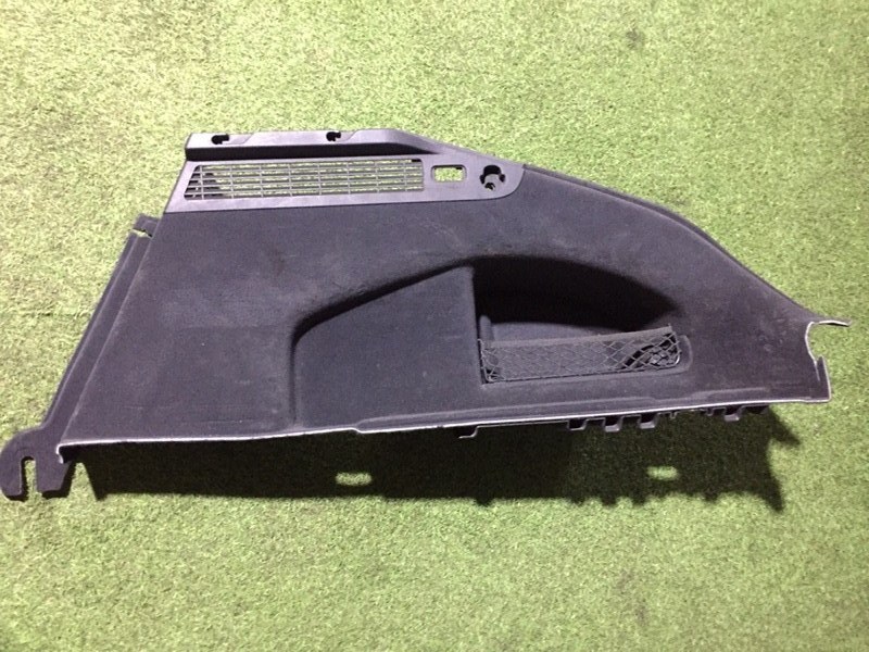 Обшивка багажника