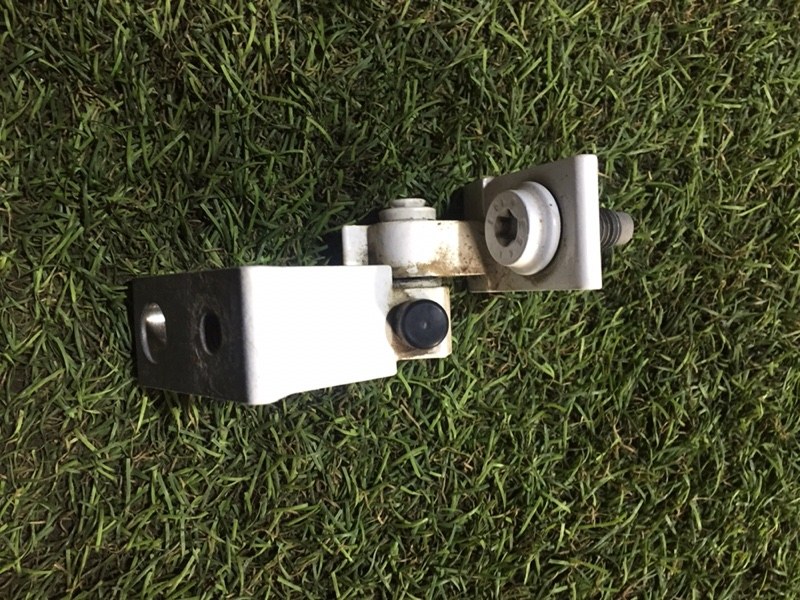 Петля двери передней правой верхняя