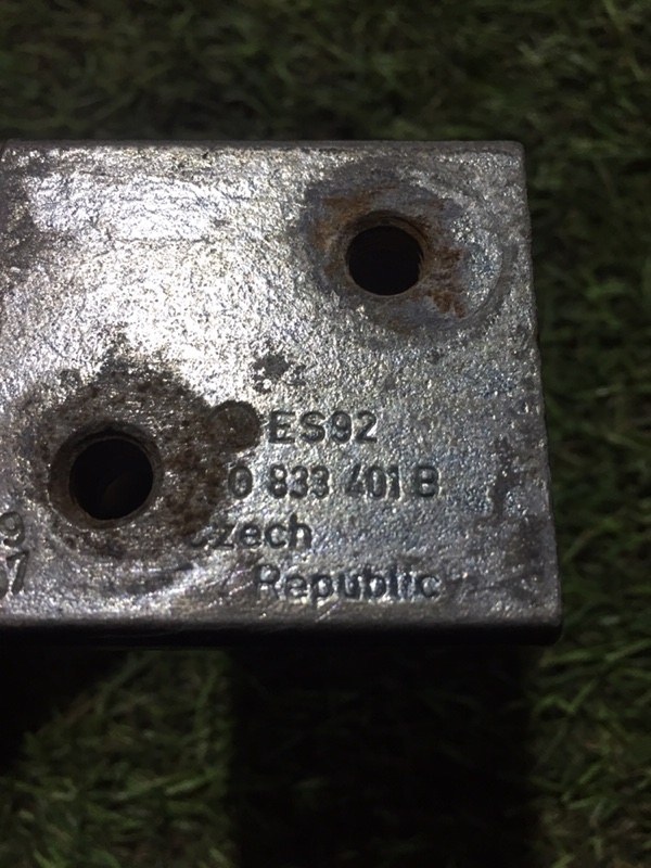 Петля двери задней левой верхняя