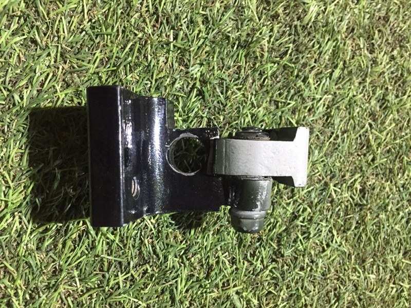 Петля двери задней левой верхняя