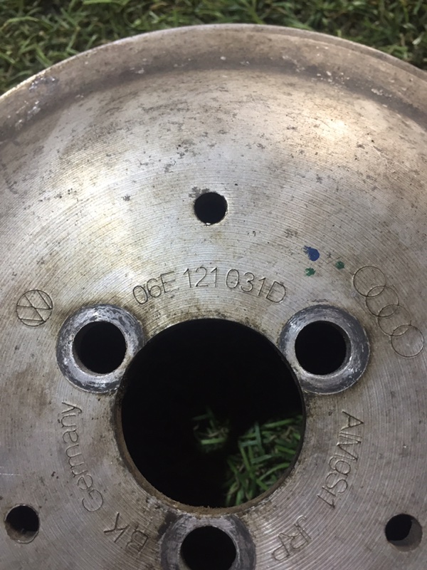 Шкив водяного насоса (помпы)