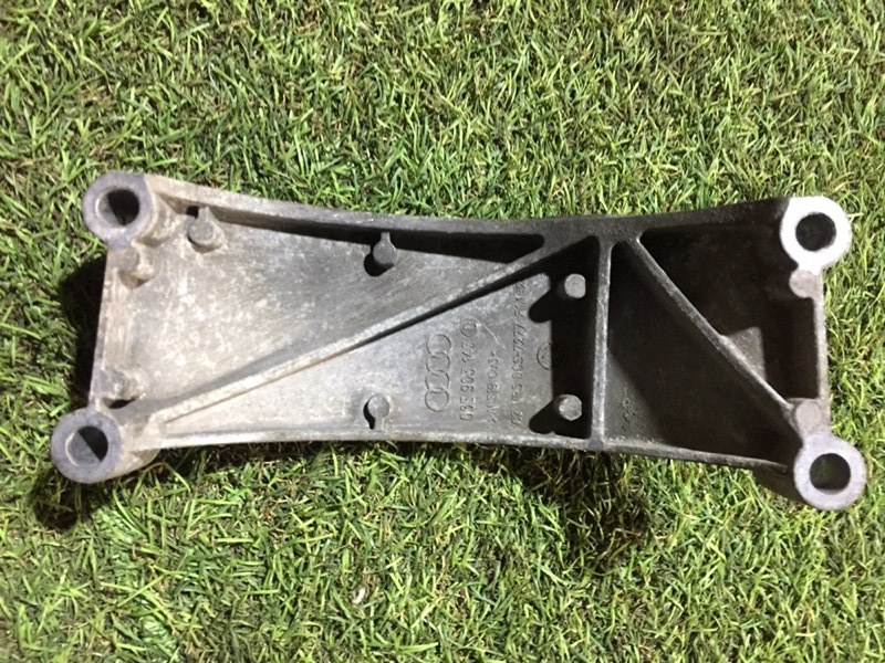 Кронштейн генератора