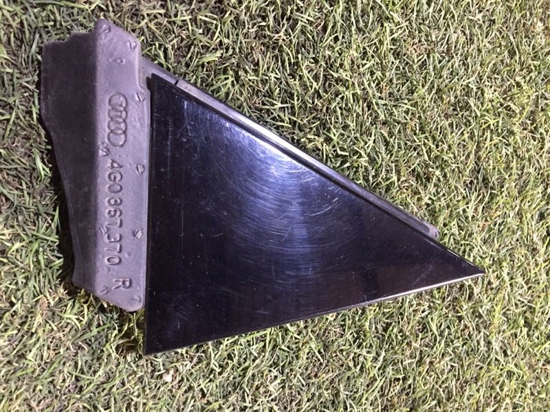 Накладка двери задней правой