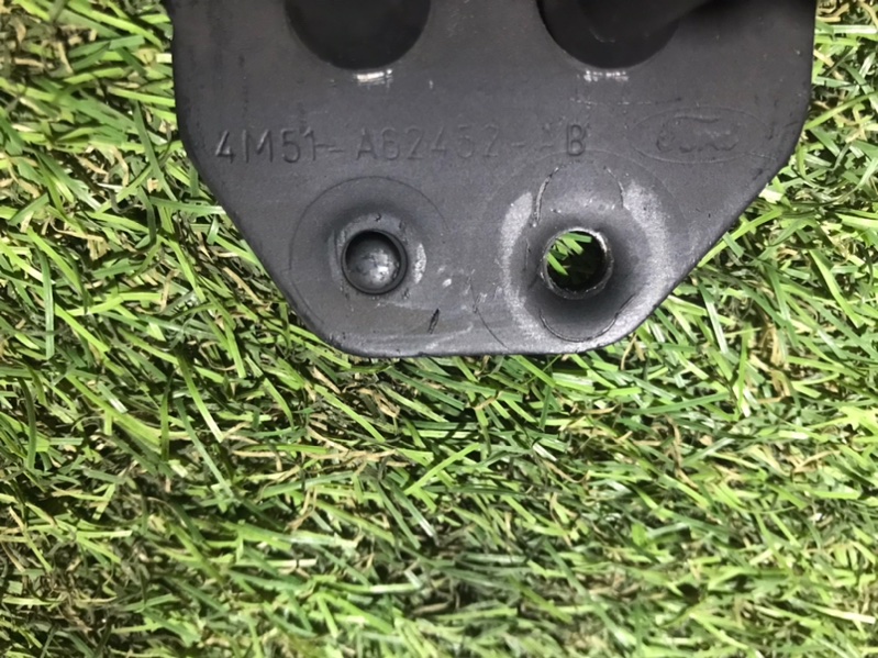 Замок спинки сиденья