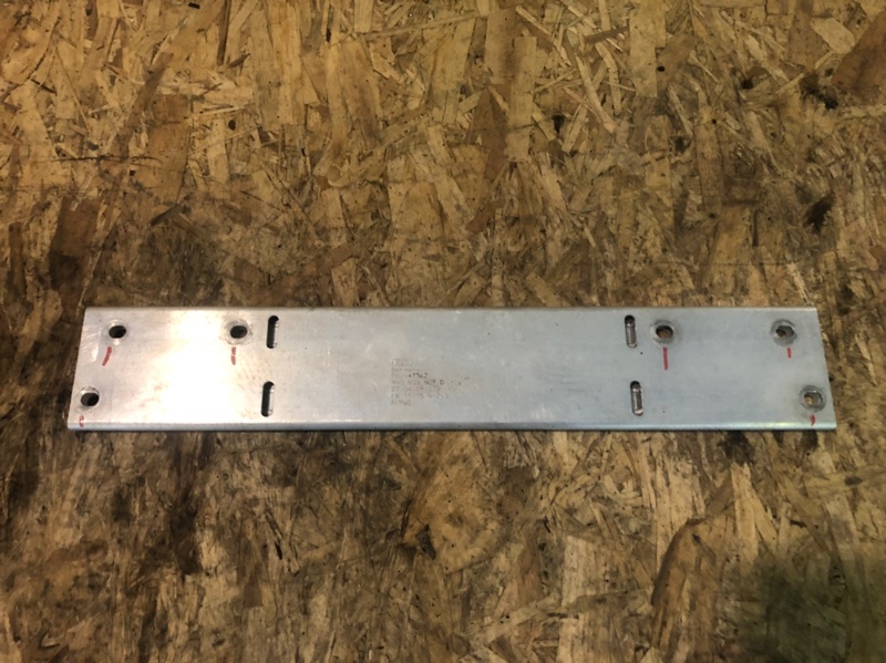 Кузовной элемент