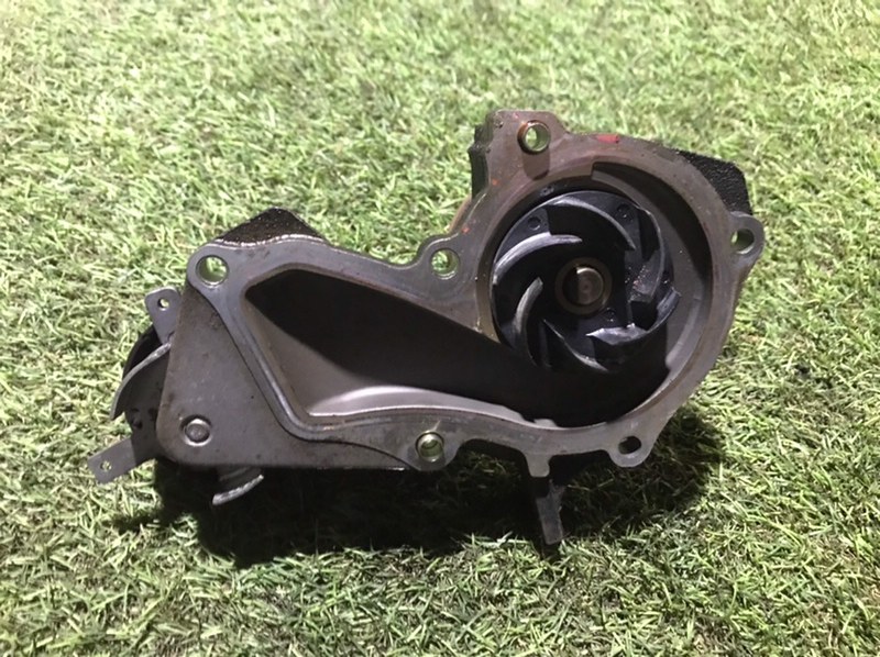 Насос водяной (помпа)