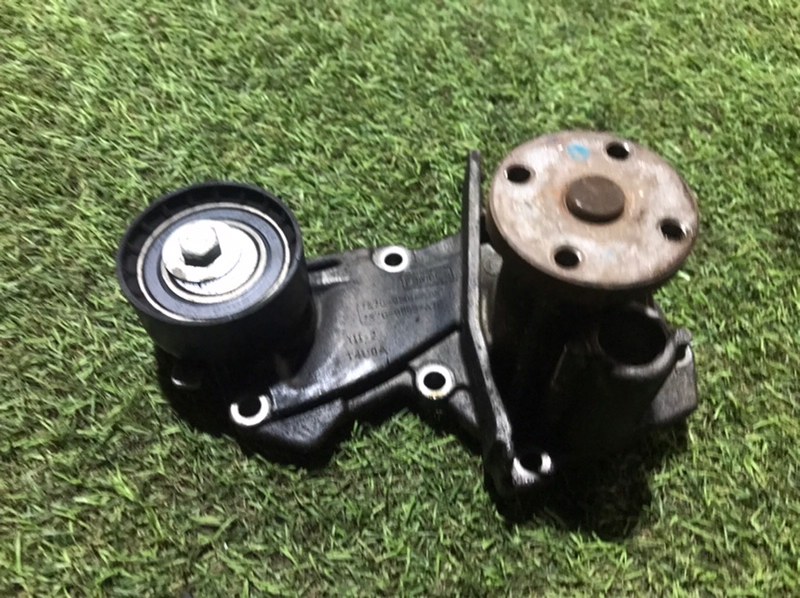 Насос водяной (помпа)