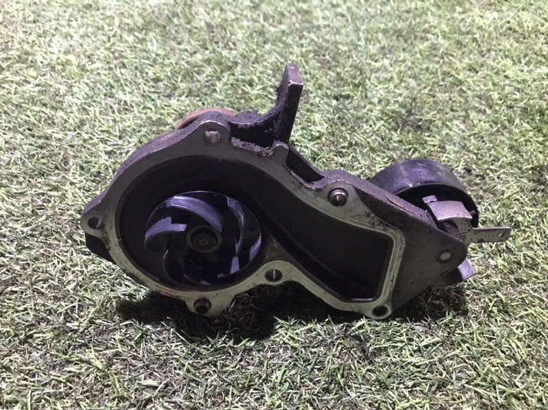 Насос водяной (помпа)