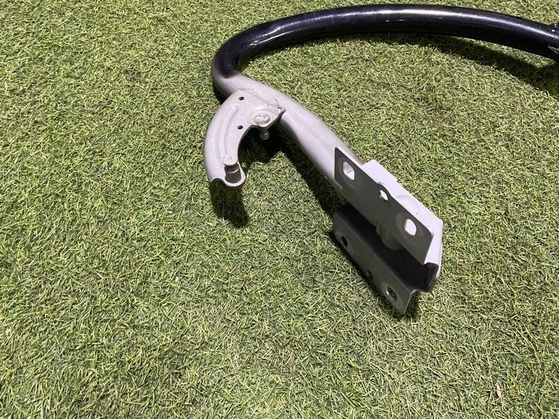 Петля крышки багажника