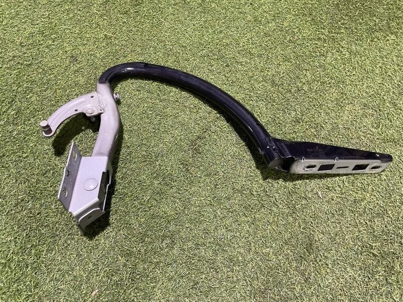 Петля крышки багажника