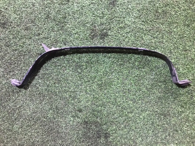 Кронштейн крепления топливного бака