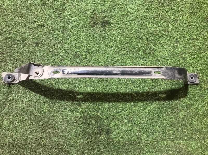 Кронштейн крепления топливного бака