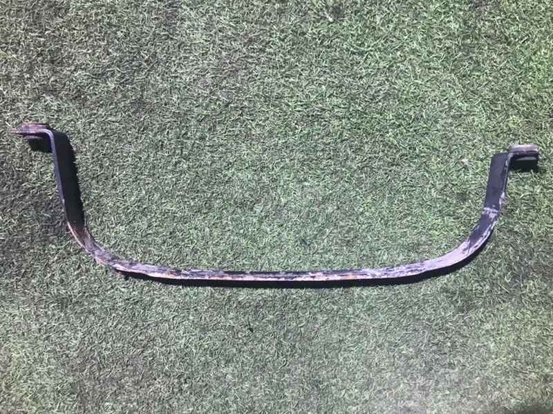 Кронштейн крепления топливного бака