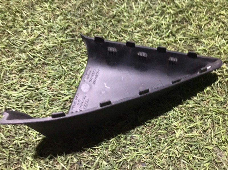 Накладка двери передней правой