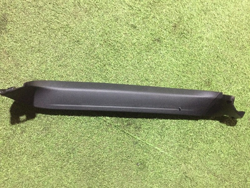 Обшивка крышки багажника