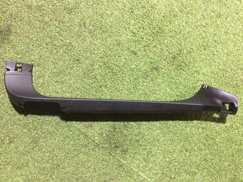 Обшивка крышки багажника