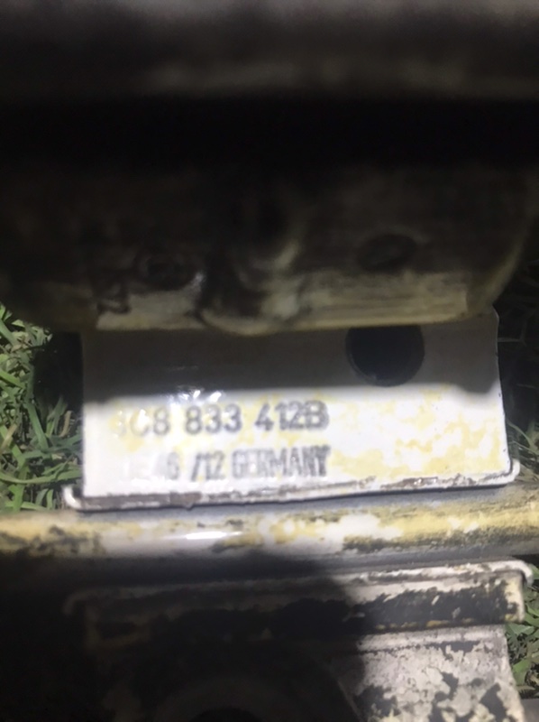 Петля двери