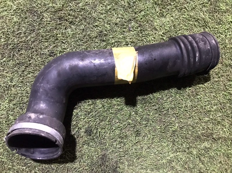 Патрубок воздушного фильтра