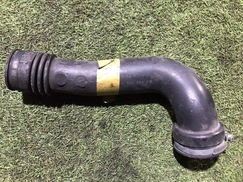 Патрубок воздушного фильтра