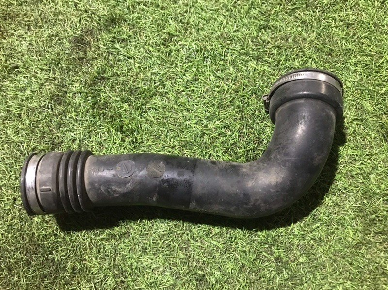 Патрубок воздушного фильтра