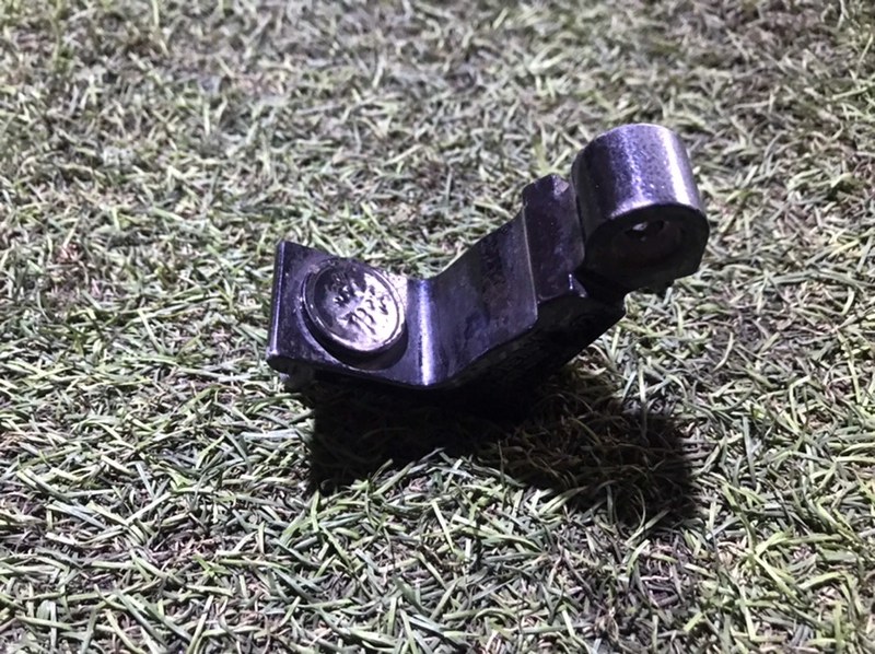 Петля двери задней левой верхняя