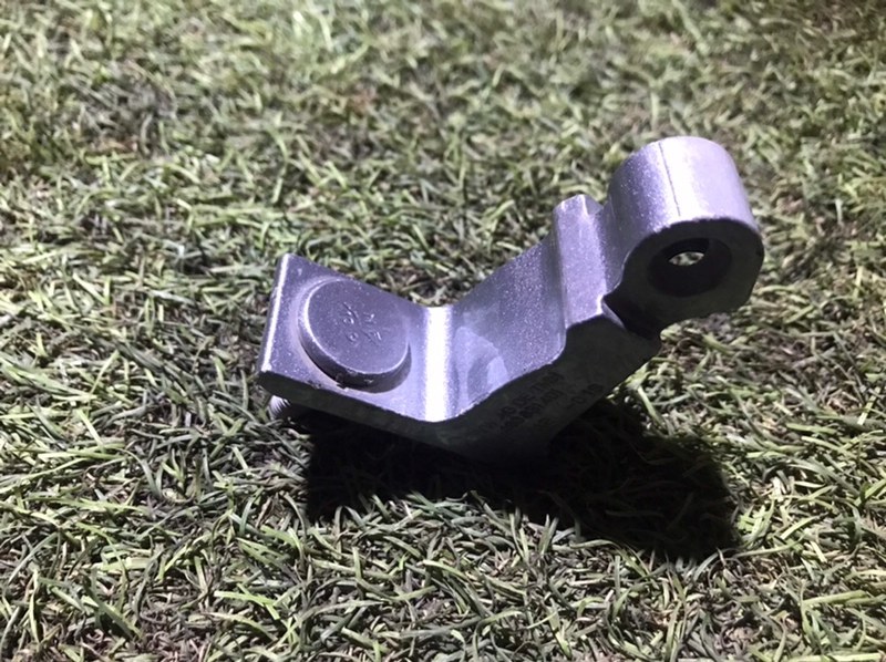 Петля двери передней левой нижняя