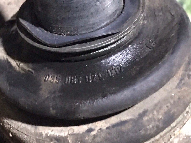 Кулак поворотный передний правый