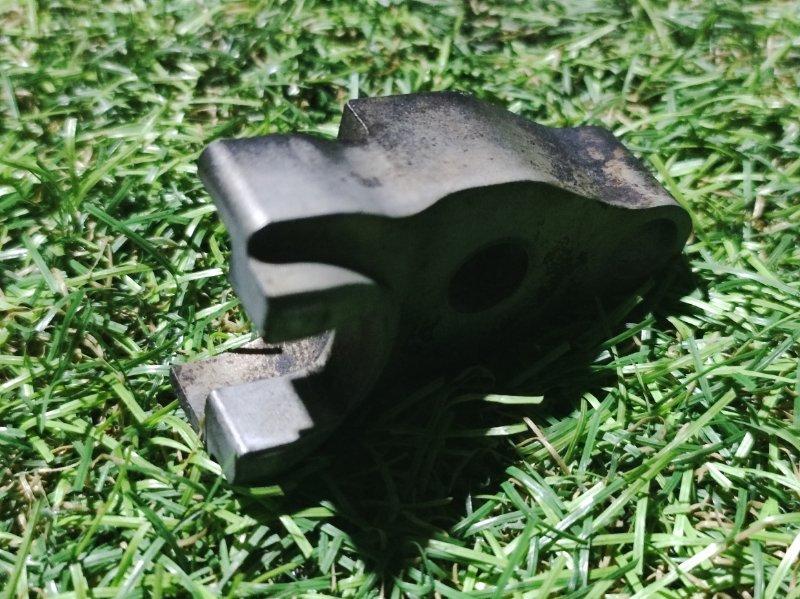 Крепеж форсунки