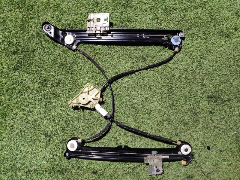 Стеклоподъемник электр. передний правый