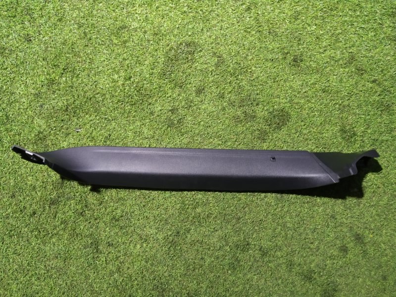 Обшивка крышки багажника