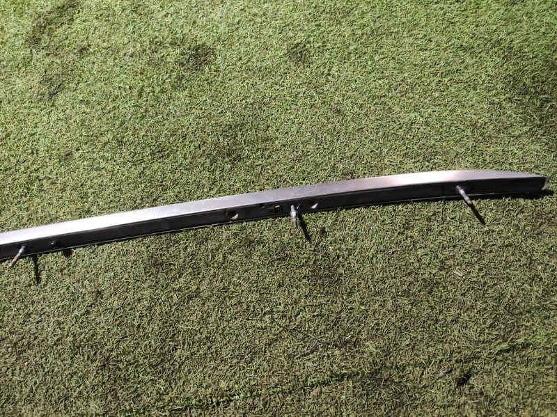 Рейлинг (релинг) левый (планка на крышу)