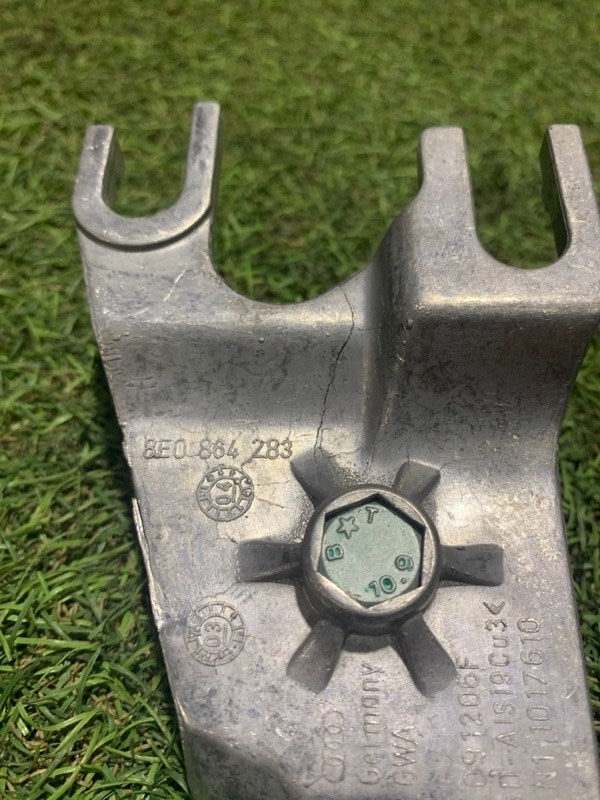 Кронштейн (сопут. товар)