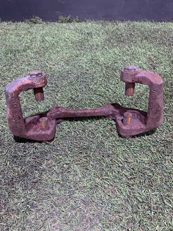 Суппорт передний правый